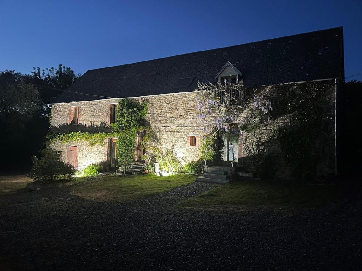Les Rouges Terres Gites - La Vieille Grange Saint-Amand  Esterno foto